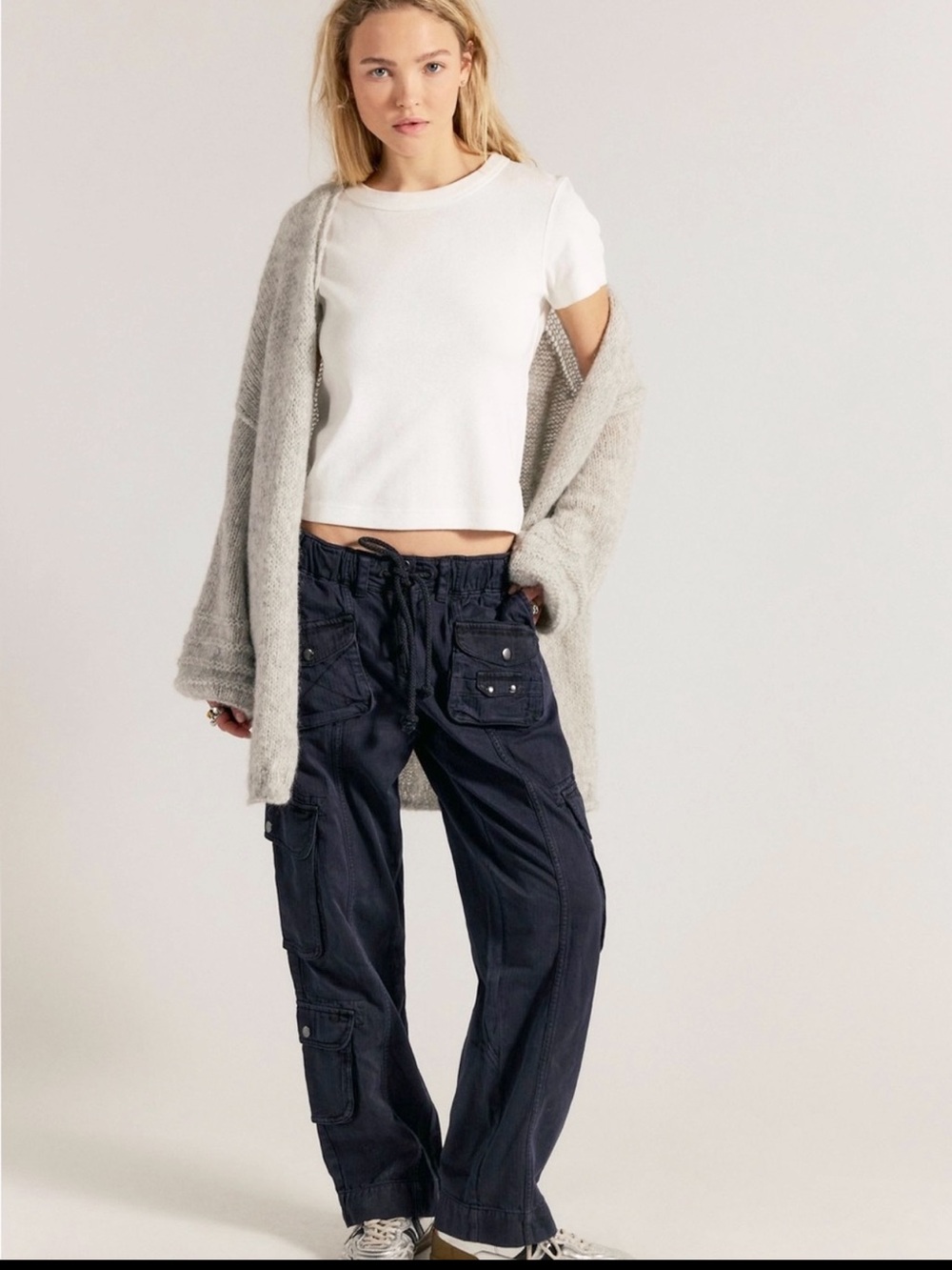 FREE PEOPLE BLACK TAHITI CARGO PANTS SIZE LARGE!! LIKE NEW!!